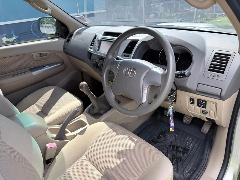 2013 Toyota Hilux VII 3