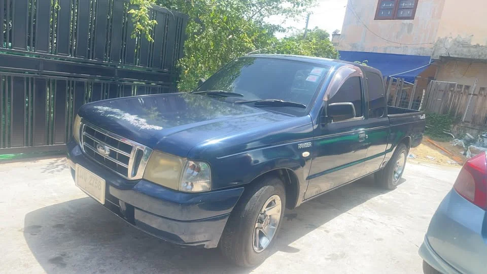 2003 Mazda 2500 Fighter V 2