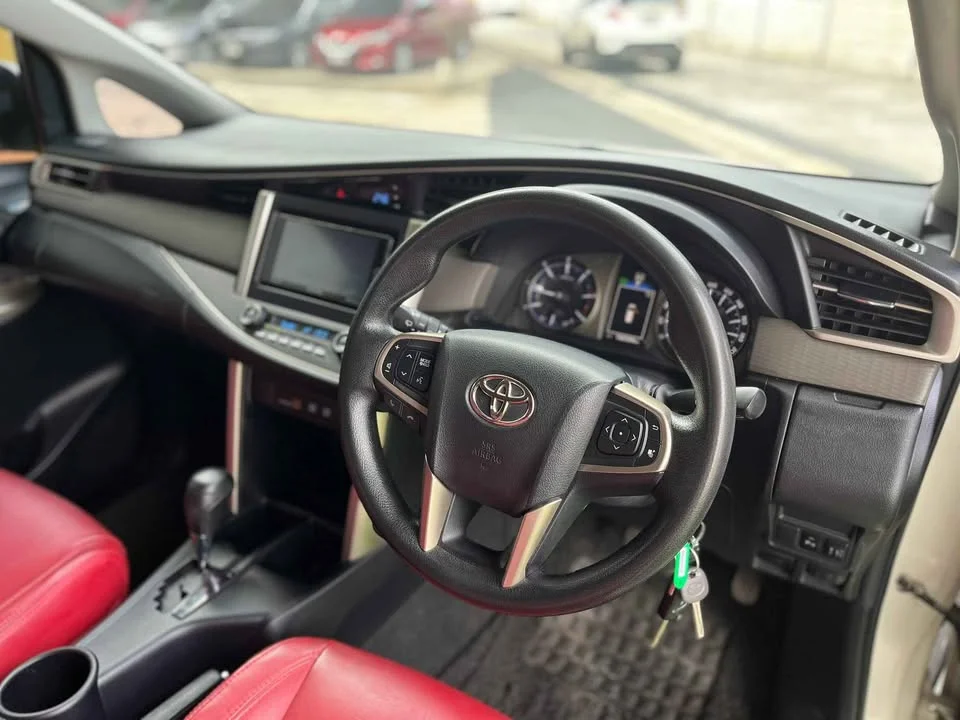 2017 Toyota Innova II 2