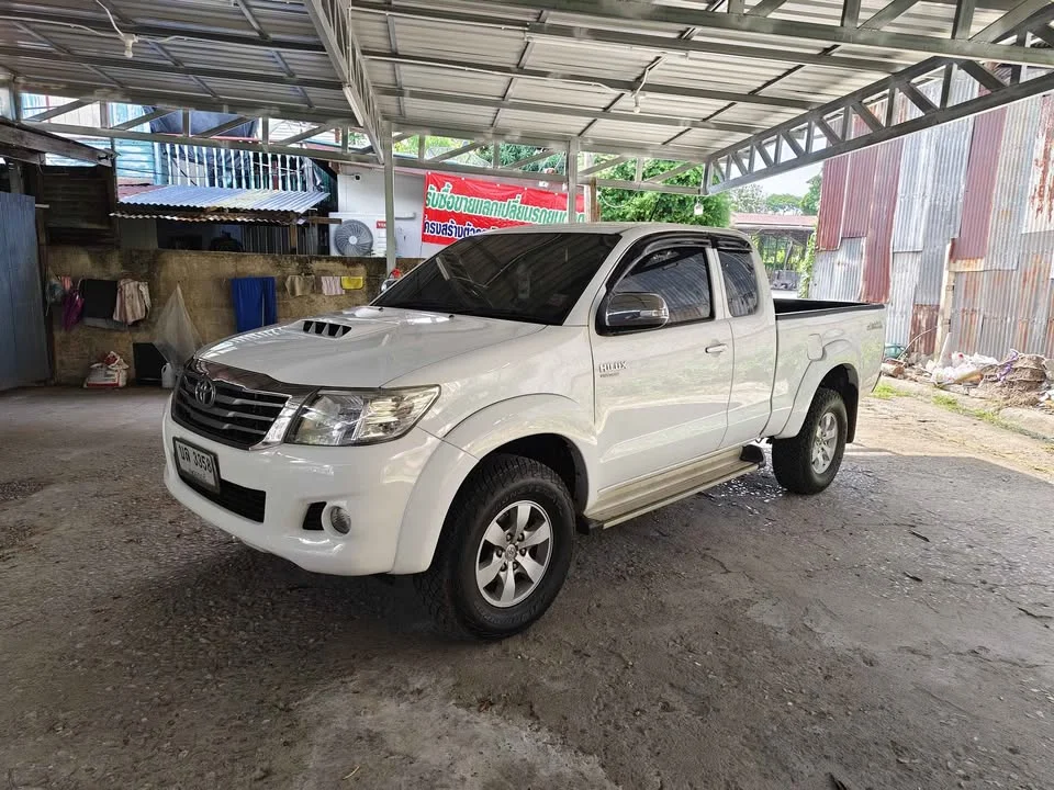 2012 Toyota Hilux VII 2