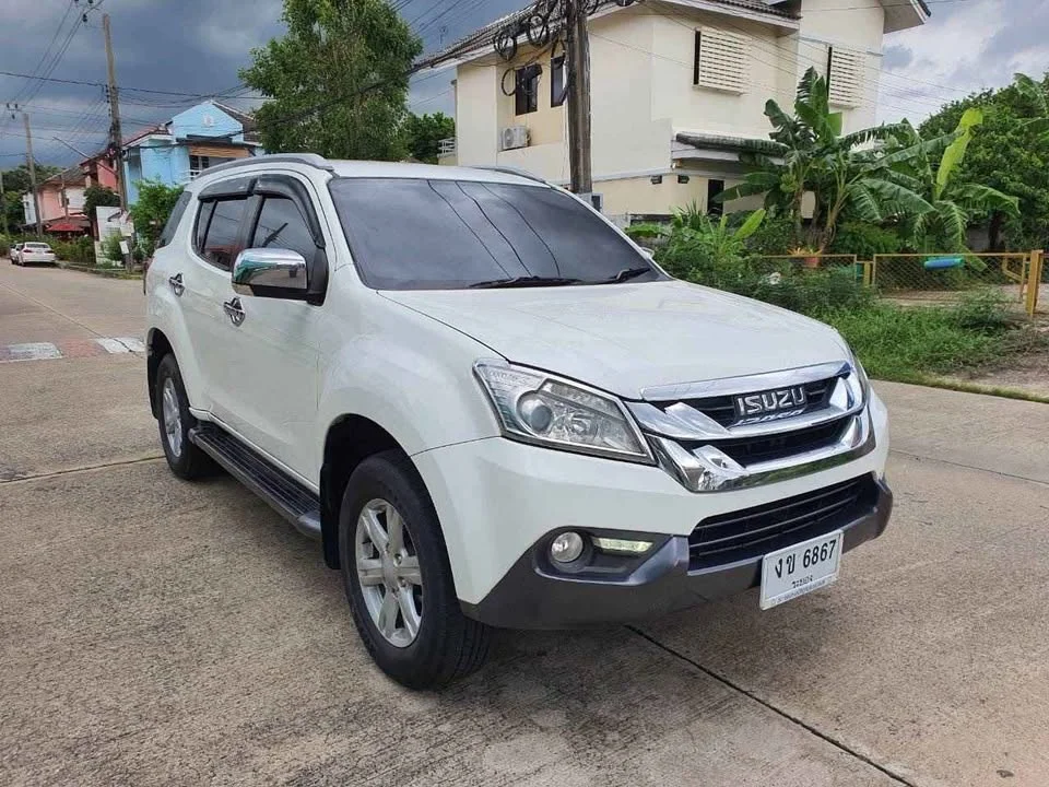 2015 Isuzu MU-X I 3