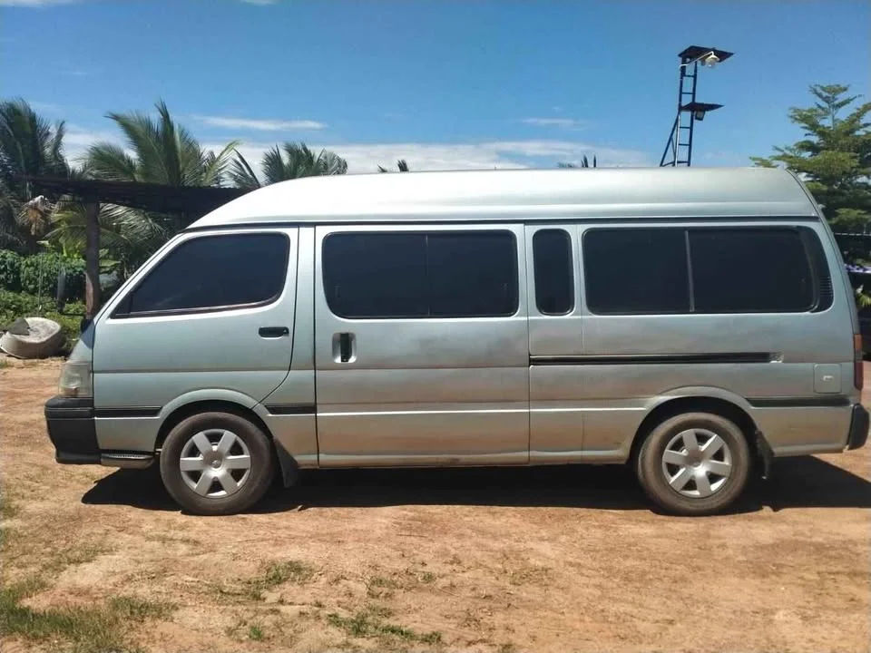 1996 Toyota Commuter IV (H100) 2