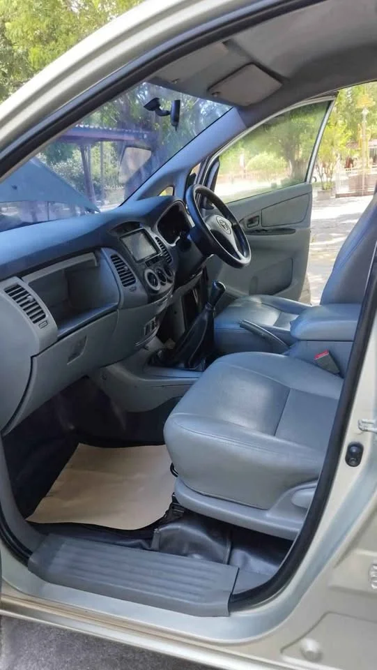 2008 Toyota Innova I 2