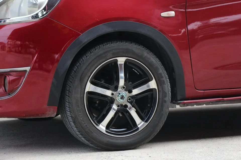2013 Mitsubishi Mirage VI 2