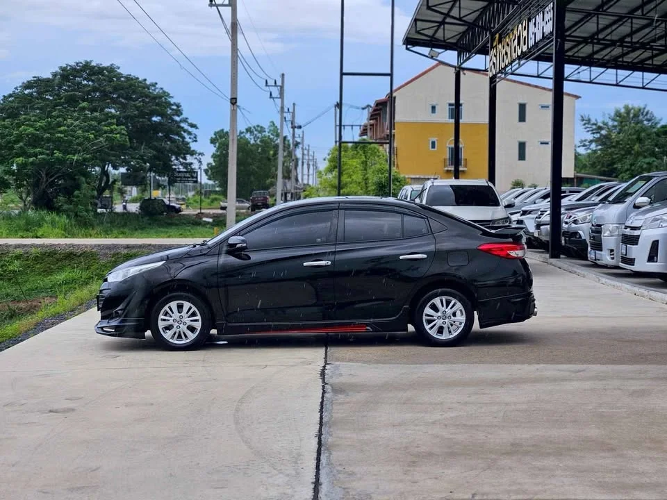 2018 Toyota Yaris ATIV III 3