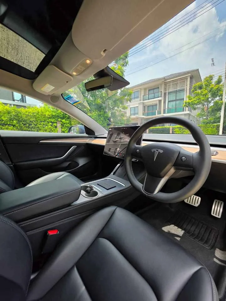2023 Tesla Model 3 2