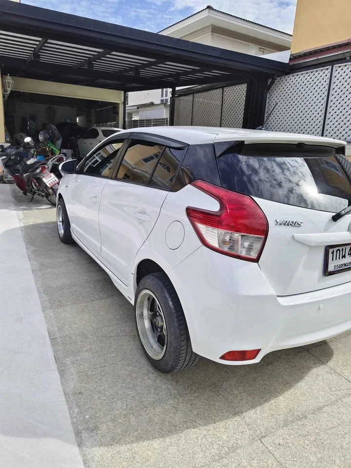 2015 Toyota Yaris III 2