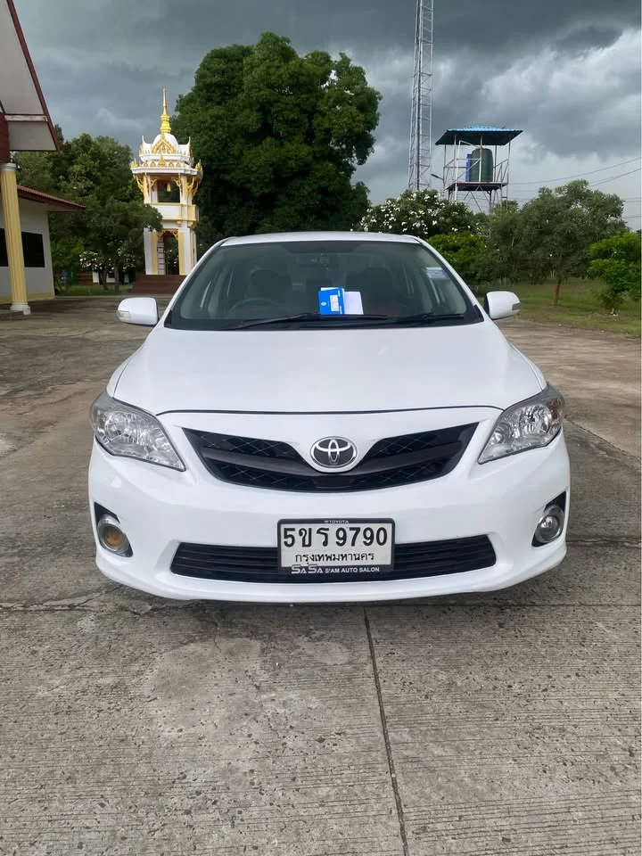 2013 Toyota Corolla Altis X (E140) 3
