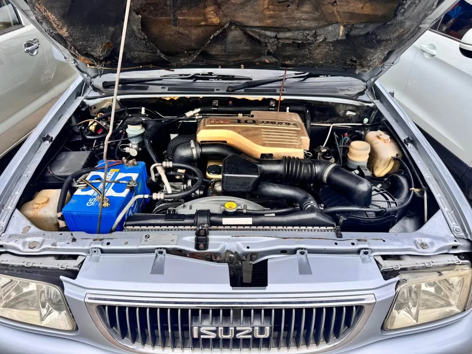 2001 Isuzu Faster Dragon Eyes III 2