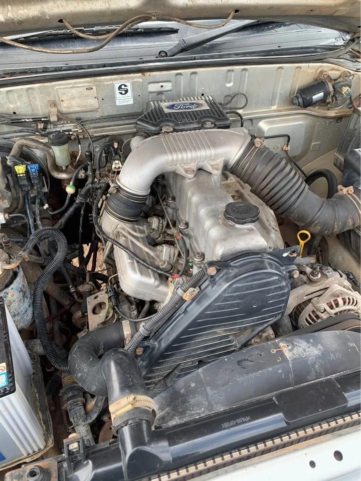 2000 Mazda 2500 Fighter V 3
