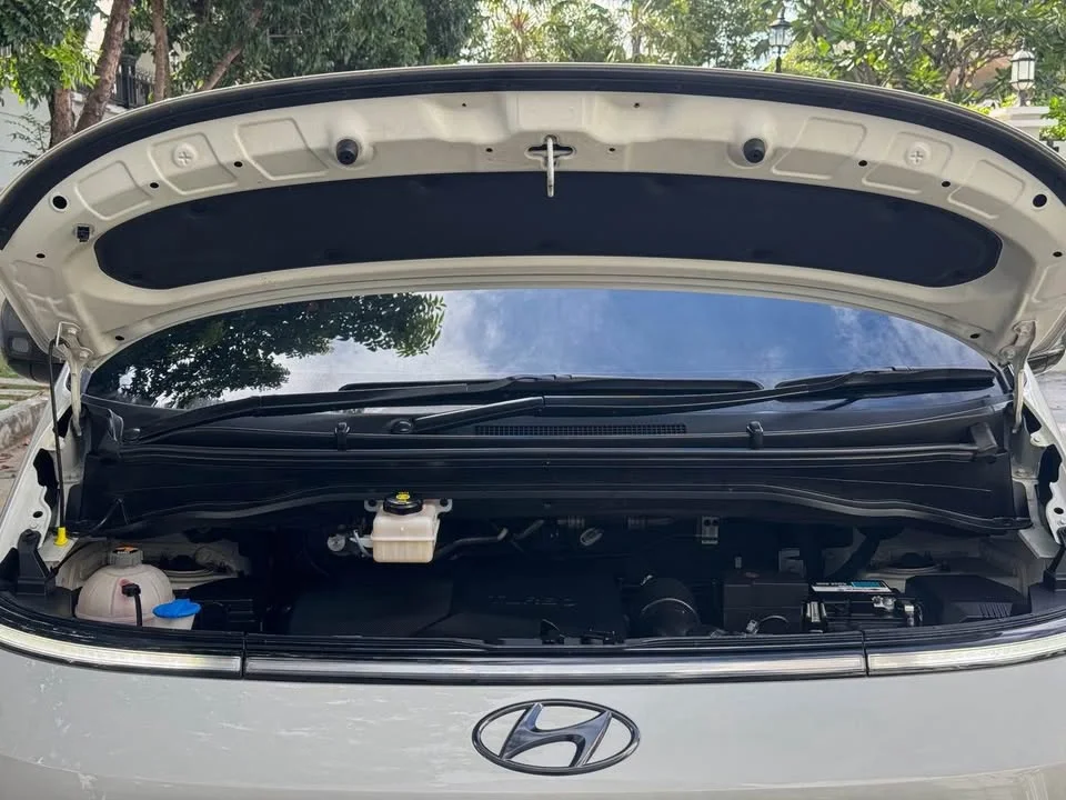 2023 Hyundai Staria US4 3