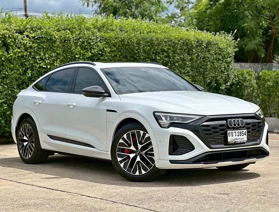 2025 Audi Q8 e-tron 2