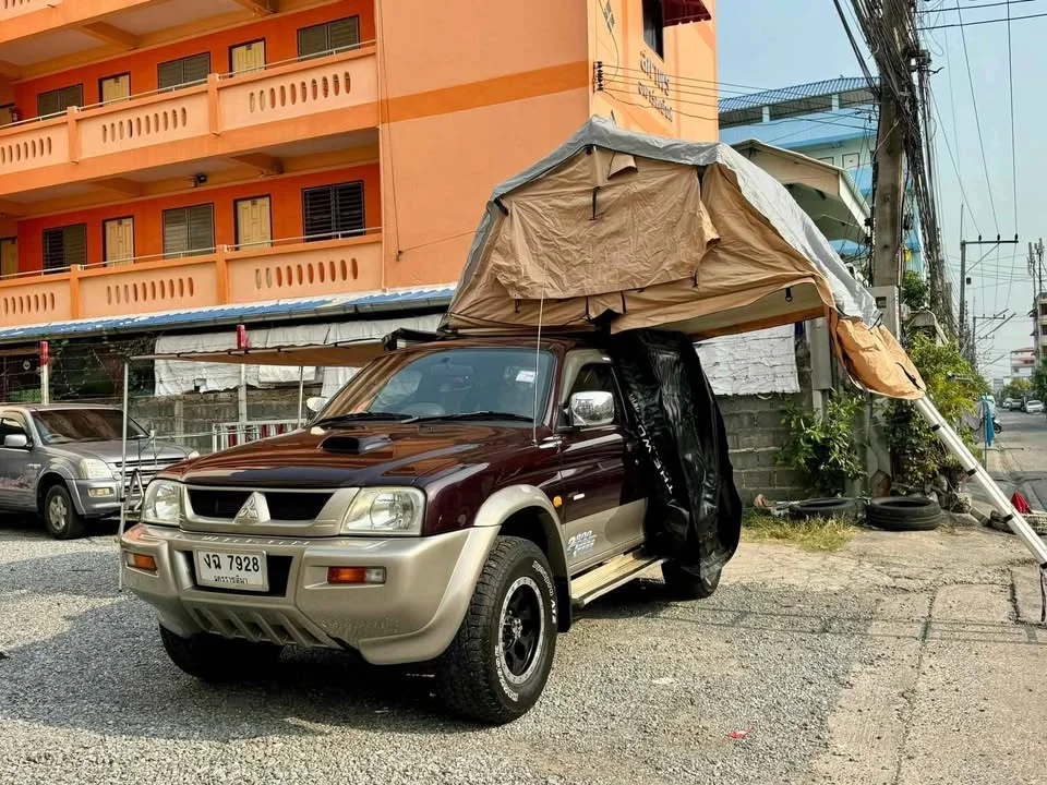 2004 Mitsubishi Strada G-Wagon 2