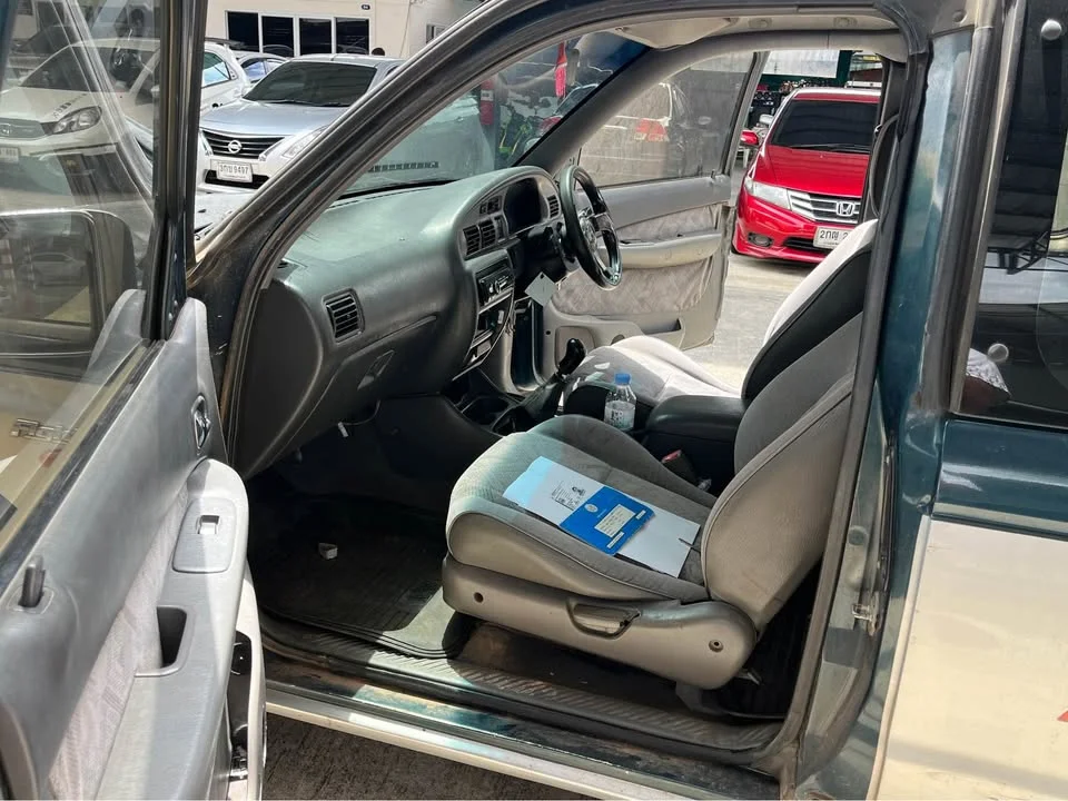 2003 Mazda 2500 Fighter V 3