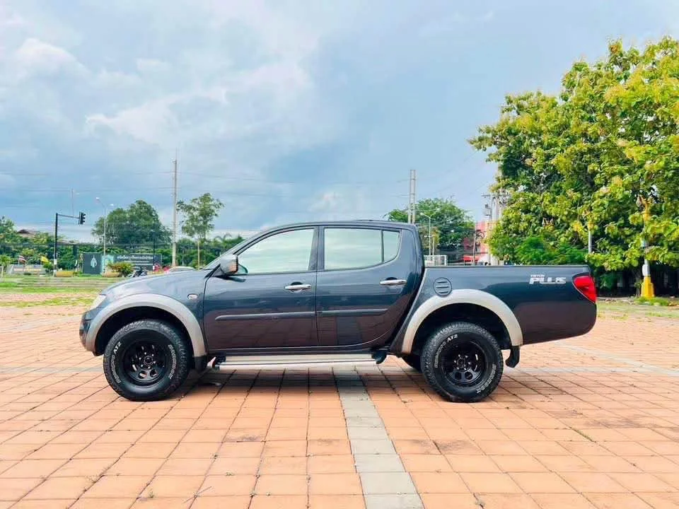 2012 Mitsubishi Triton IV 3