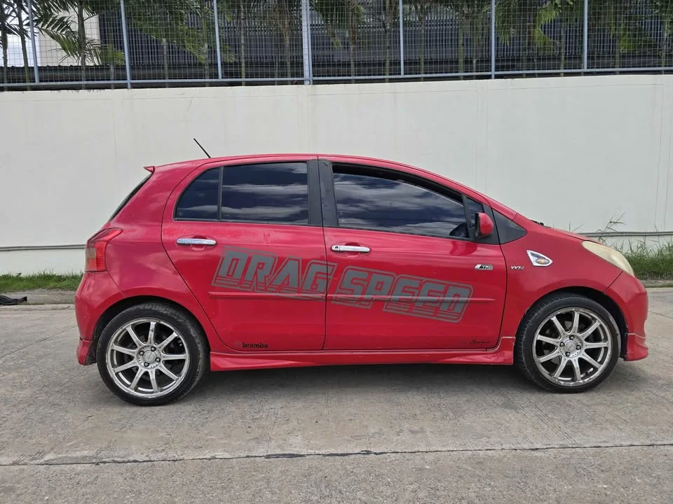 2006 Toyota Yaris II 2