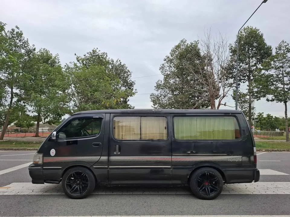 Toyota Commuter IV (H100) 2