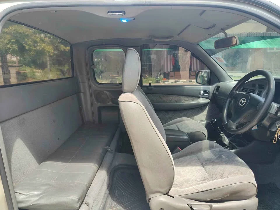 2003 Mazda 2500 Fighter V 3