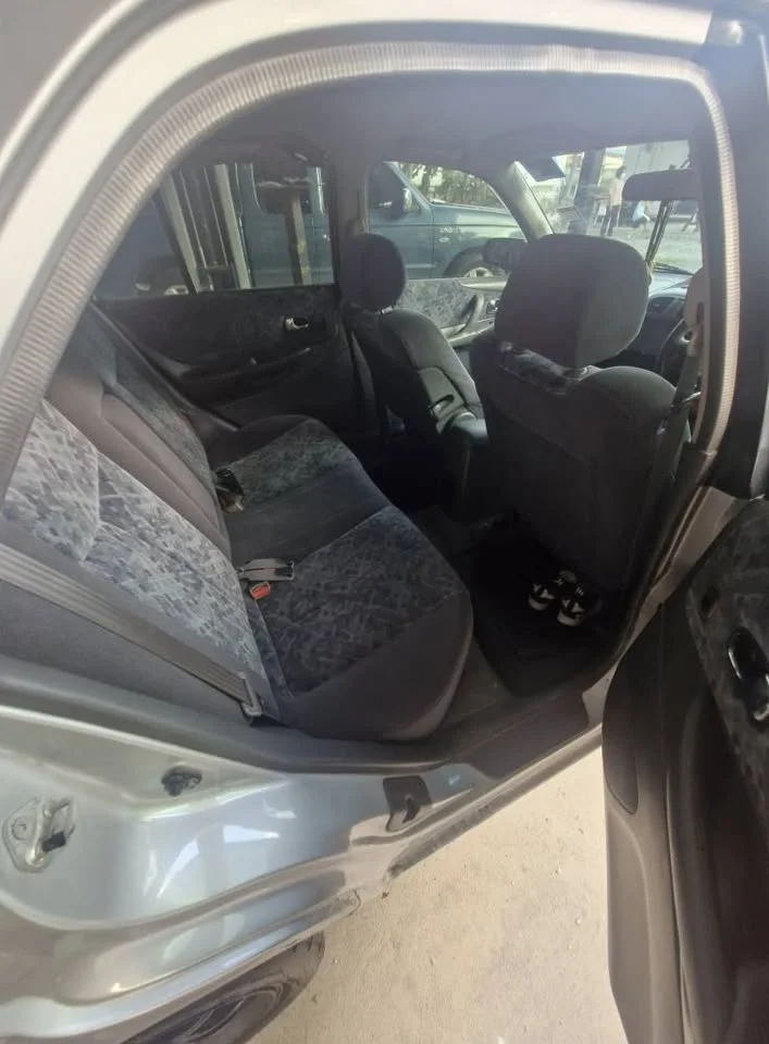 2000 Mazda 323 VIII 2