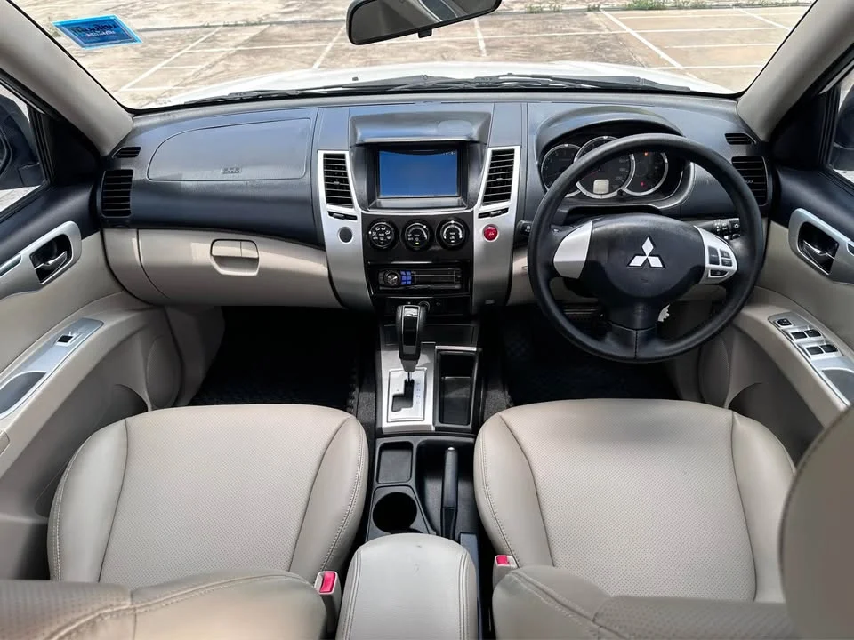 2011 Mitsubishi Pajero Sport II 2