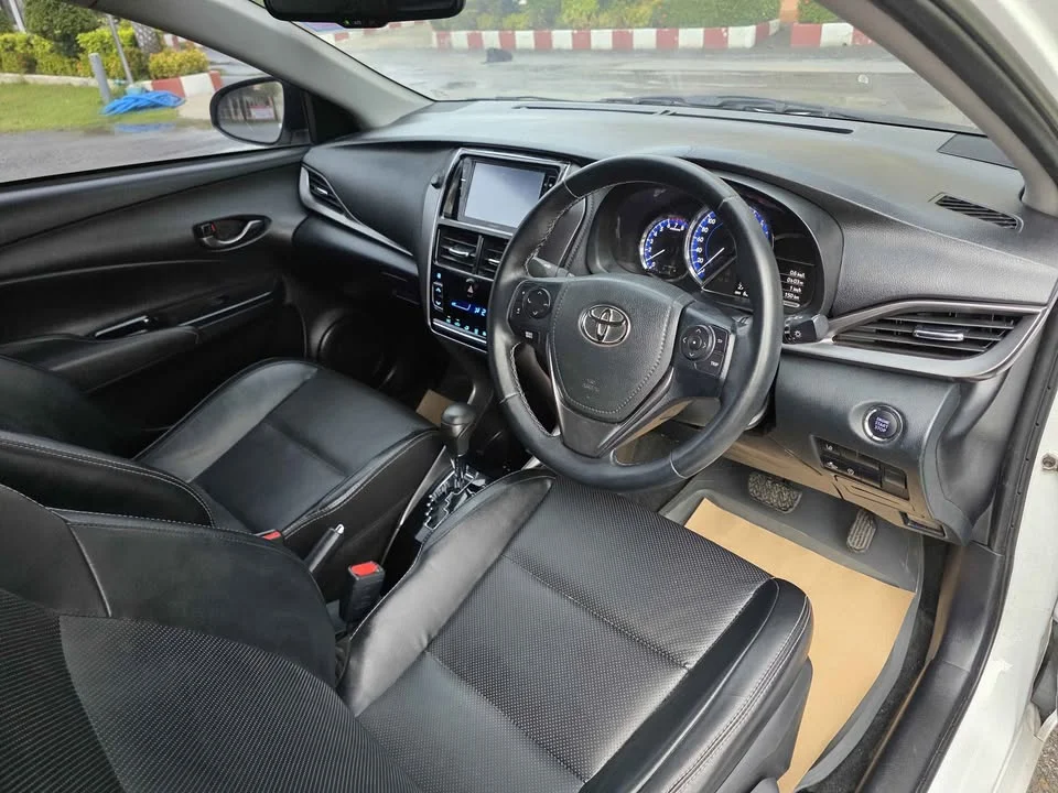 2022 Toyota Yaris ATIV III 3