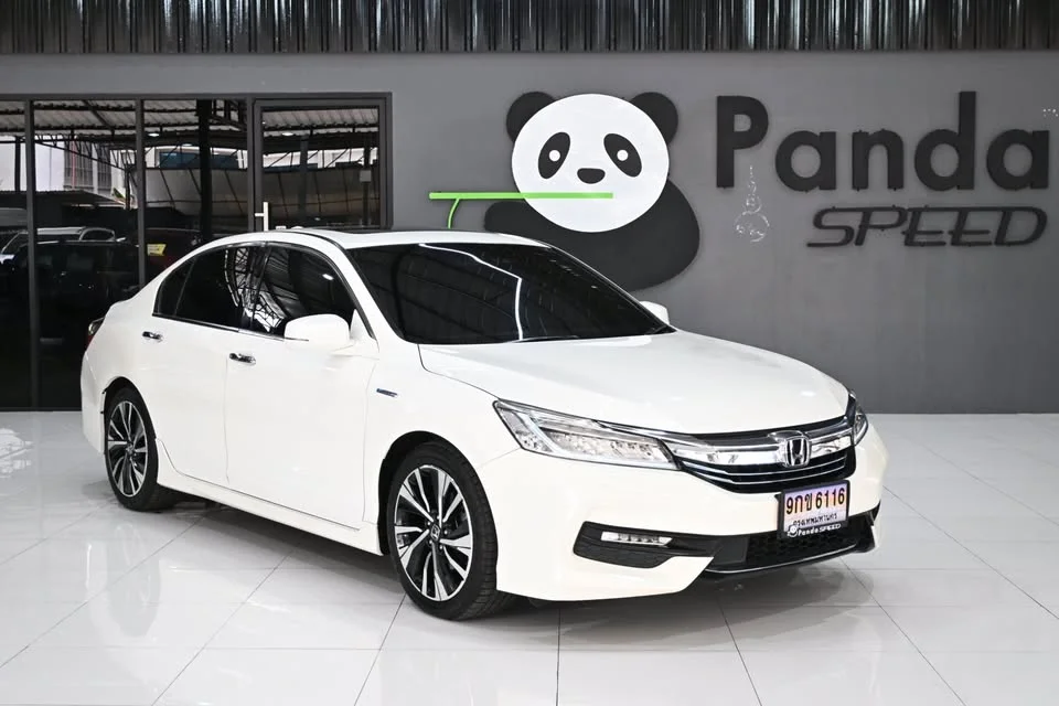 2017 Honda Accord IX 3