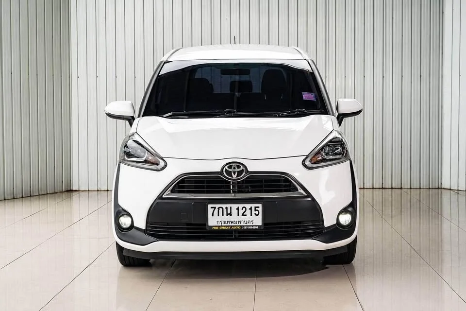 2018 Toyota Sienta II 2