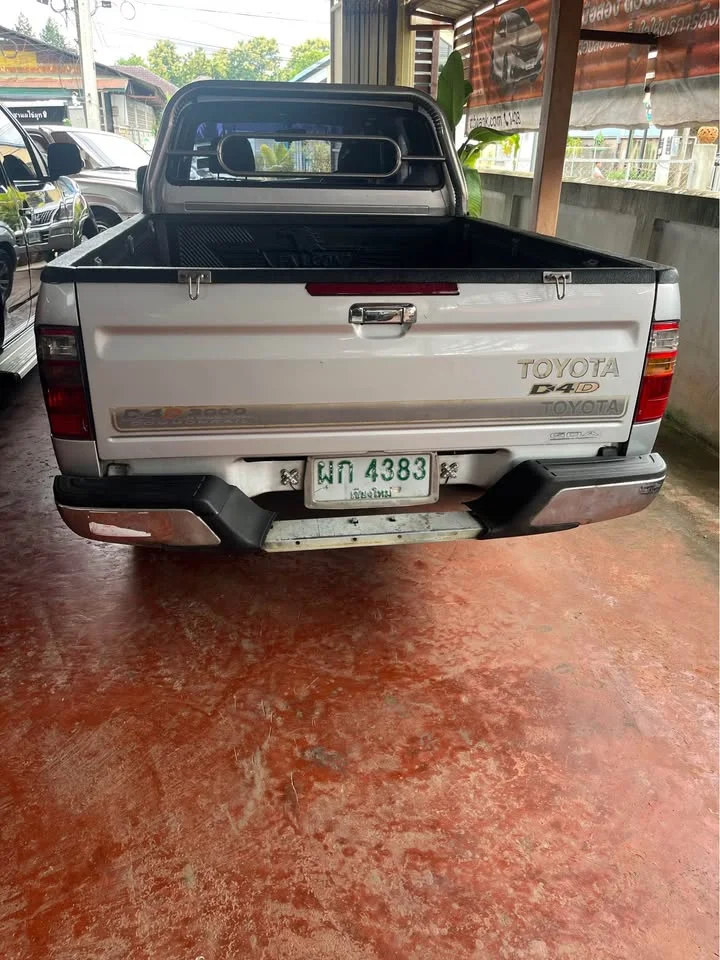 2002 Toyota Hilux Tiger VI 3
