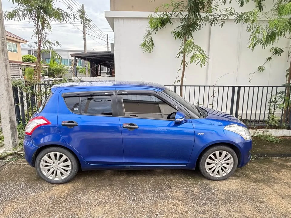 2012 Suzuki Swift II 3