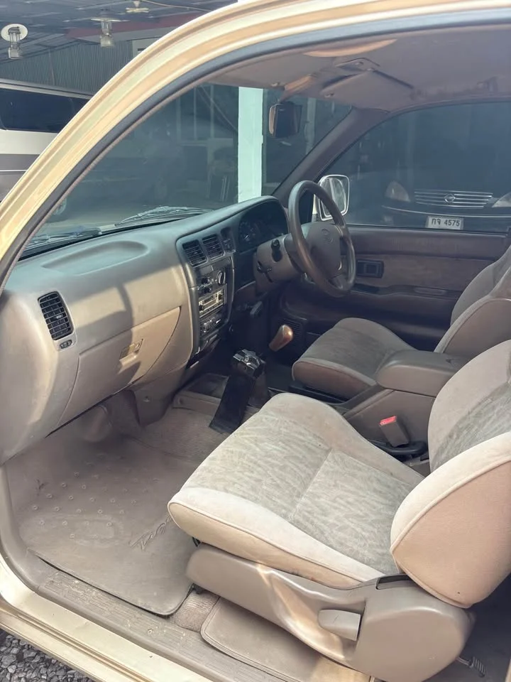 2002 Toyota Hilux Tiger VI 2