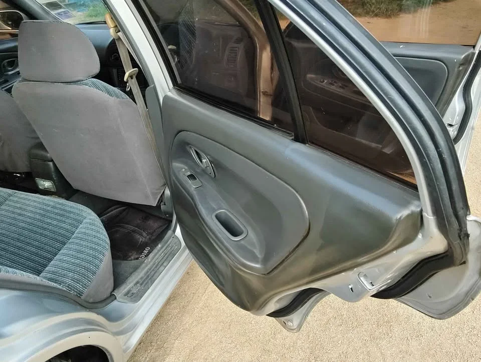 1998 Mitsubishi Lancer VII 2