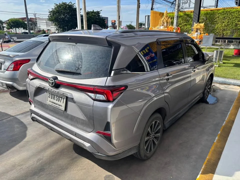 Toyota Veloz III 2