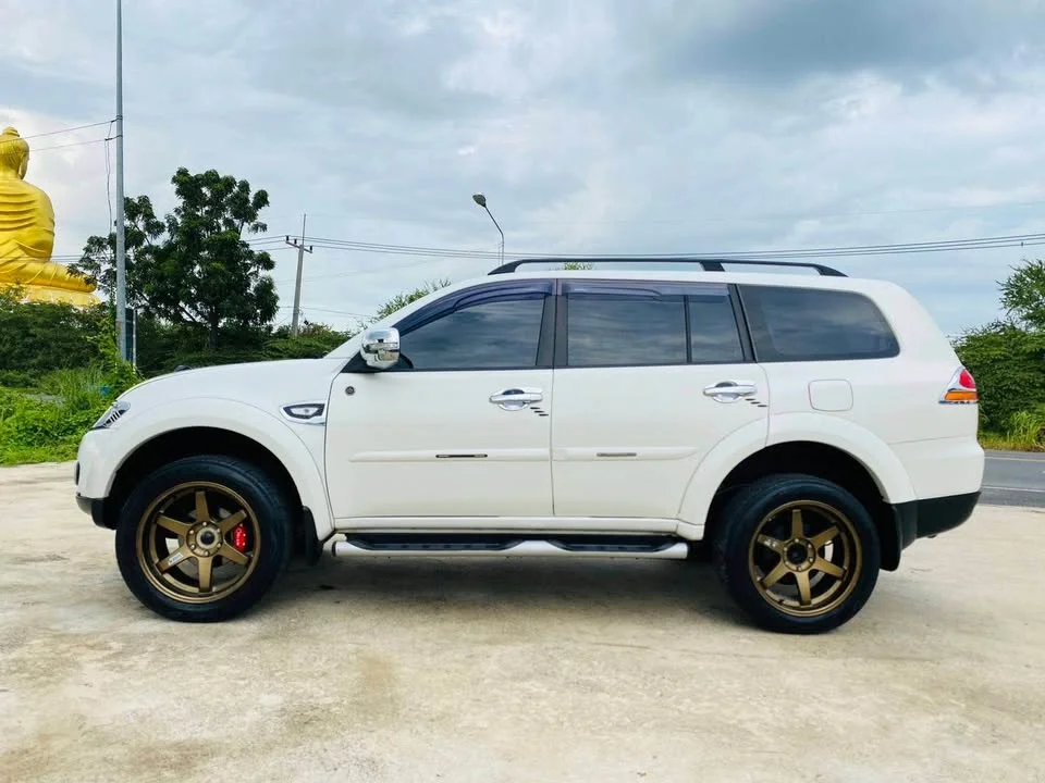 2012 Mitsubishi Pajero Sport II 2