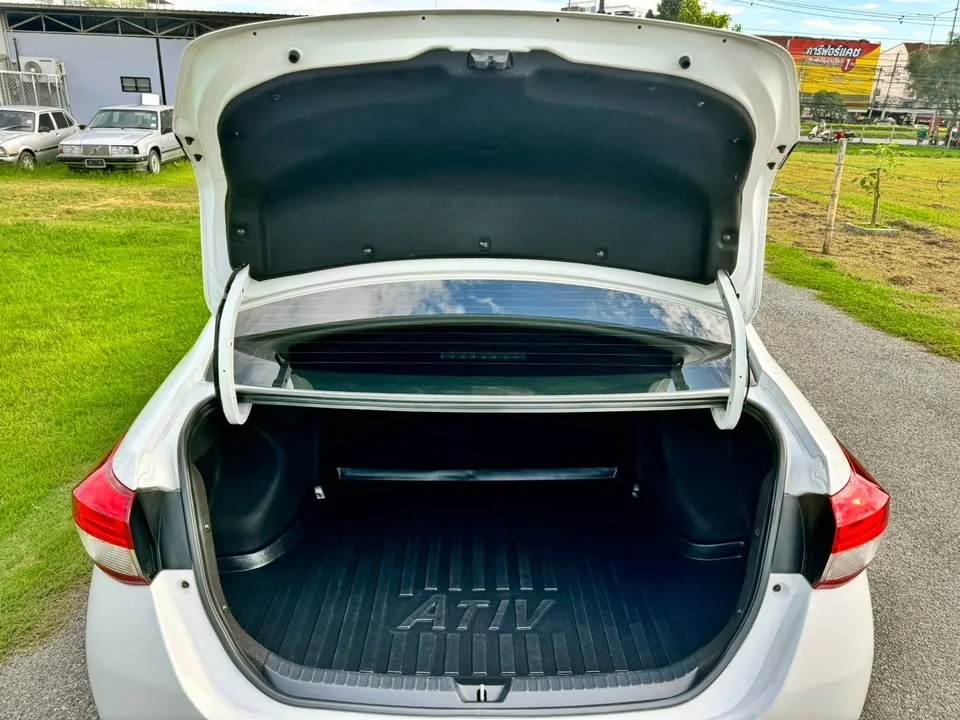 2020 Toyota Yaris ATIV III 3
