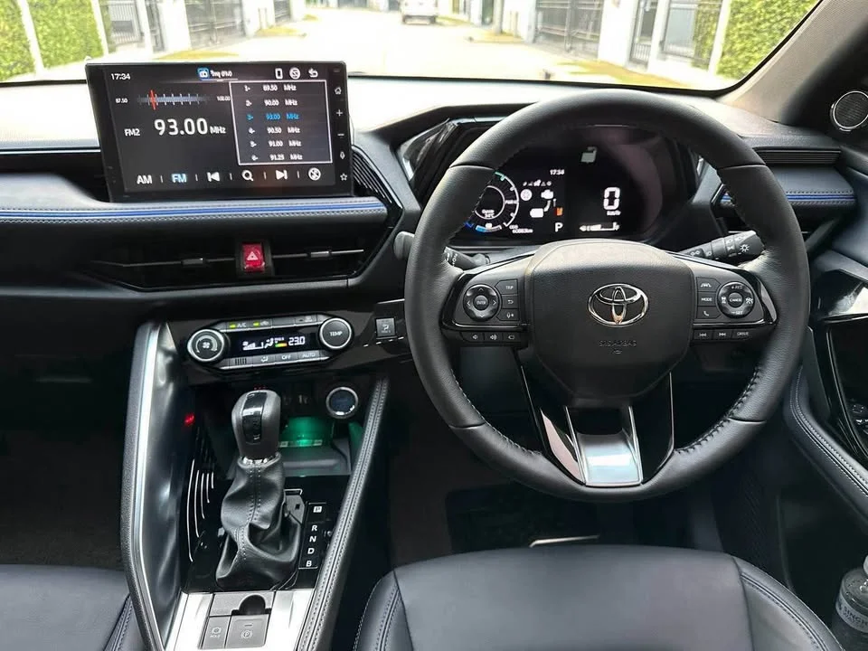 2024 Toyota Yaris Cross AC200 2