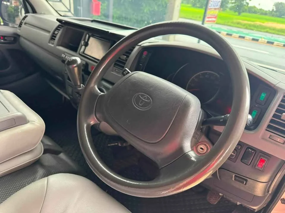 2009 Toyota Commuter V (H200) 2
