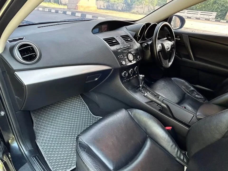 2014 Mazda 3 II 3