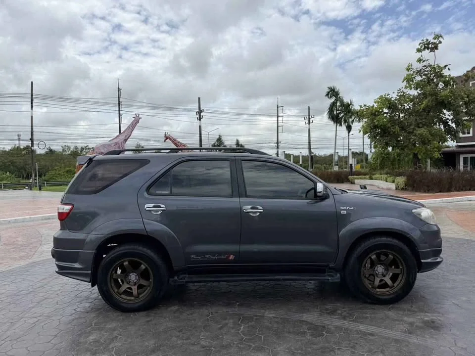 2009 Toyota Fortuner I 3