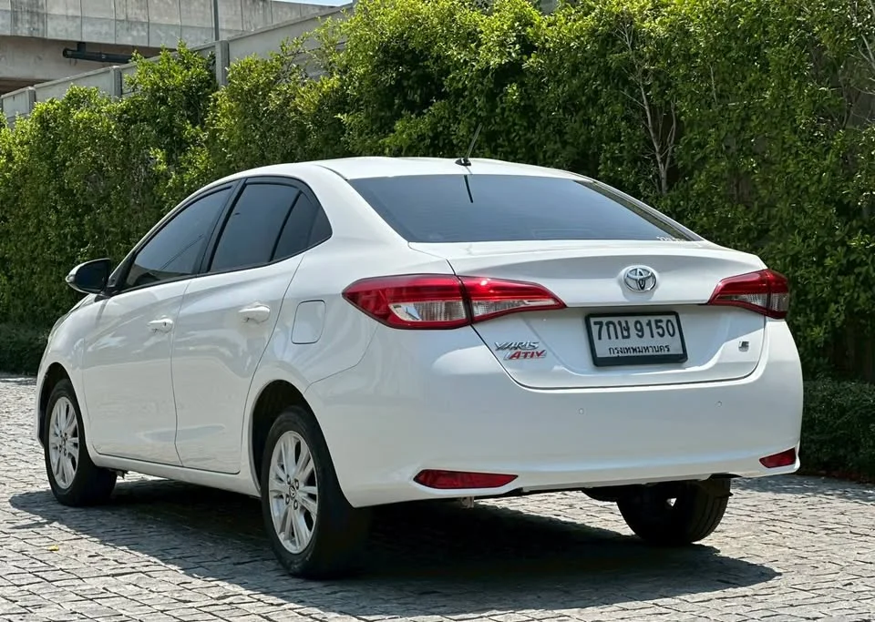2018 Toyota Yaris ATIV III 2