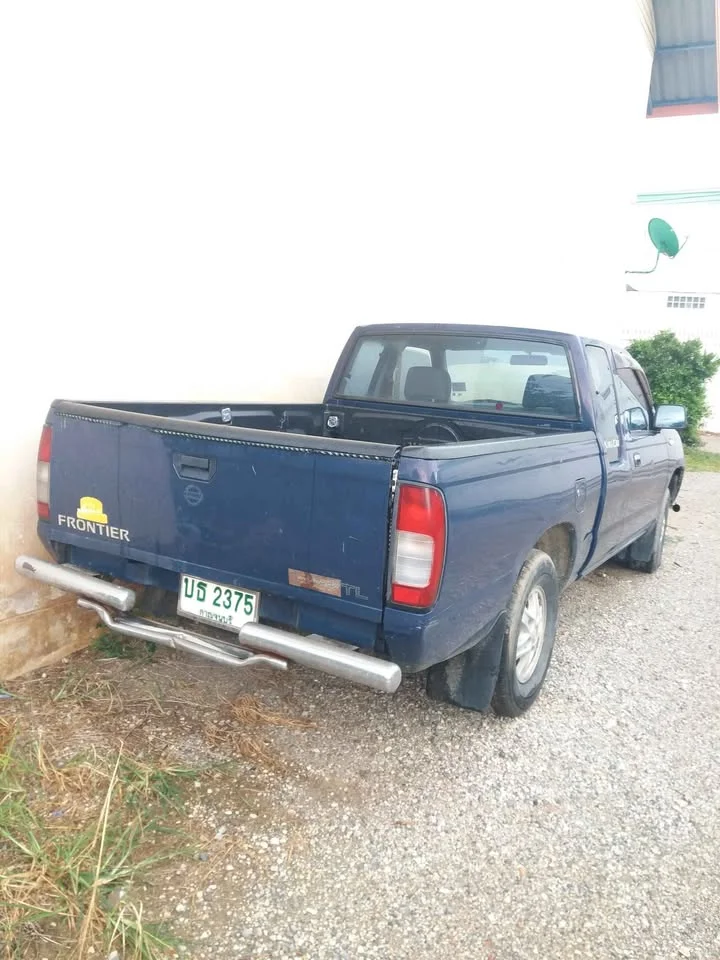 2007 Nissan Frontier I 3