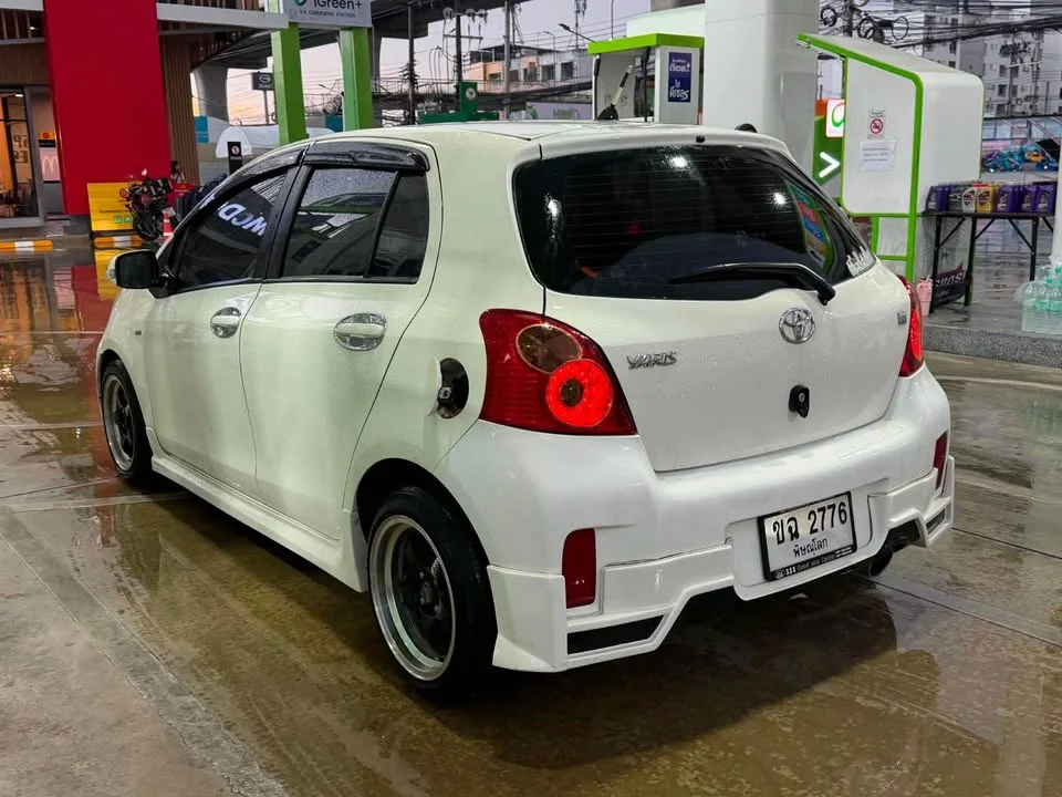 2012 Toyota Yaris II 3