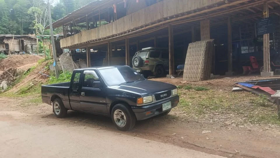 1991 Isuzu TFR III 2
