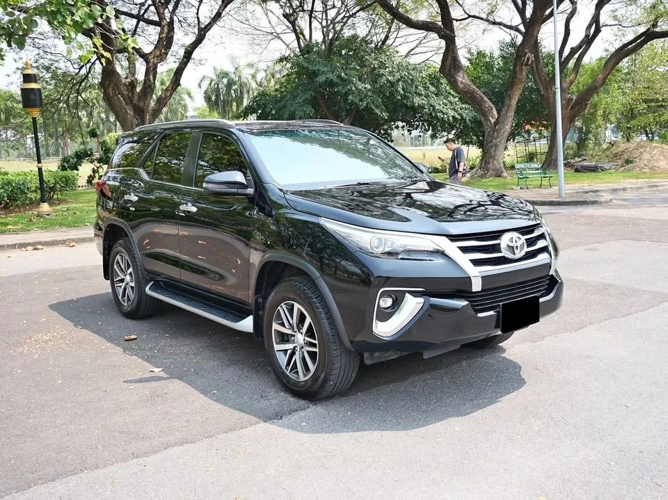 2017 Toyota Fortuner II 2