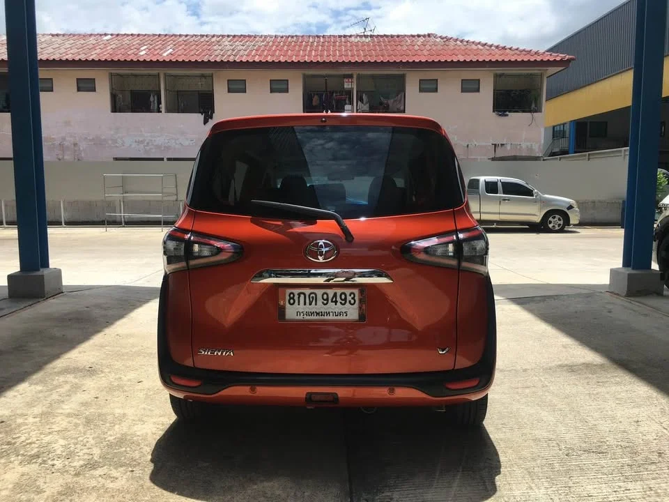 2019 Toyota Sienta II 3