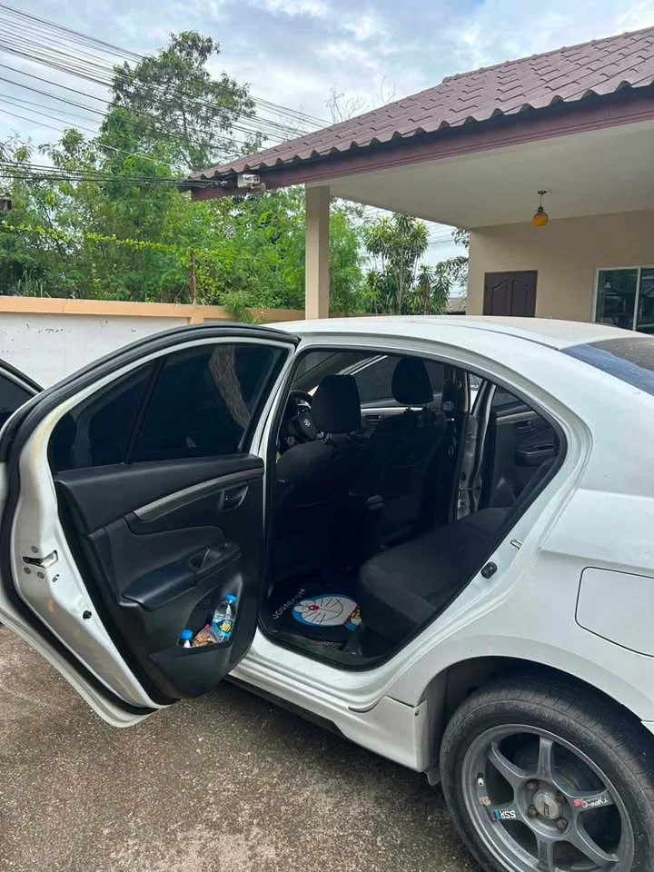 2015 Suzuki Ciaz 2