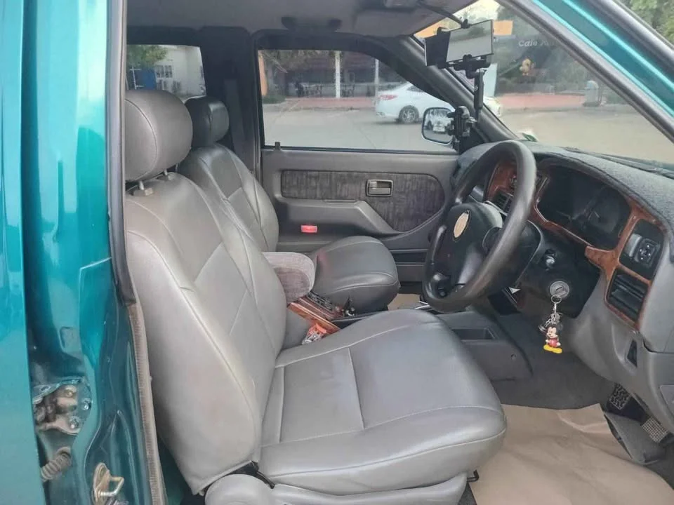 2001 Isuzu TR Grand Adventure I 2