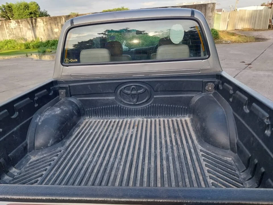 2003 Toyota Hilux Tiger VI 2