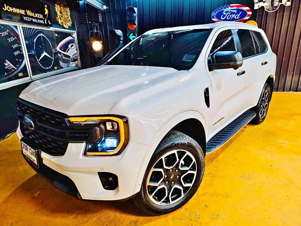 2022 Ford Everest III 3