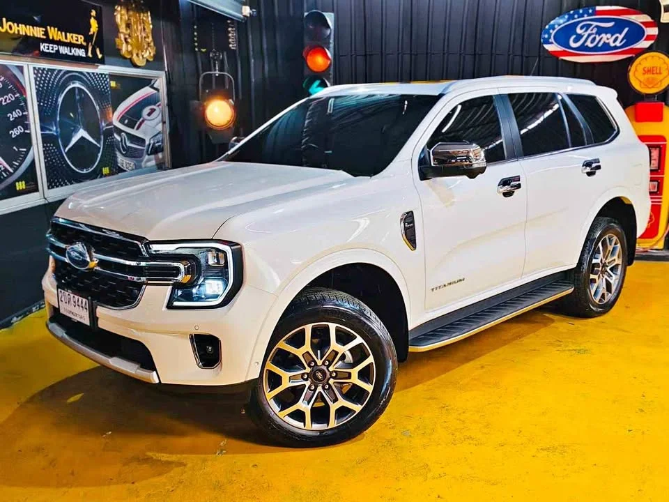 2022 Ford Everest III 3
