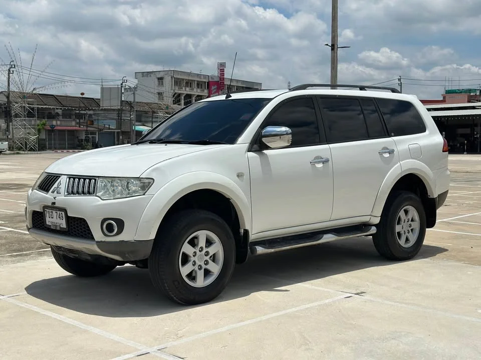 2010 Mitsubishi Pajero Sport II 2